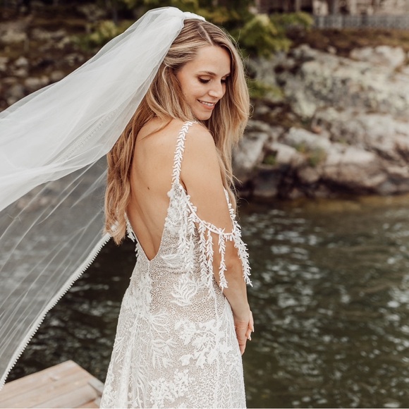 Grace Loves Lace Wedding Dress and Veil - Picture 1 of 10